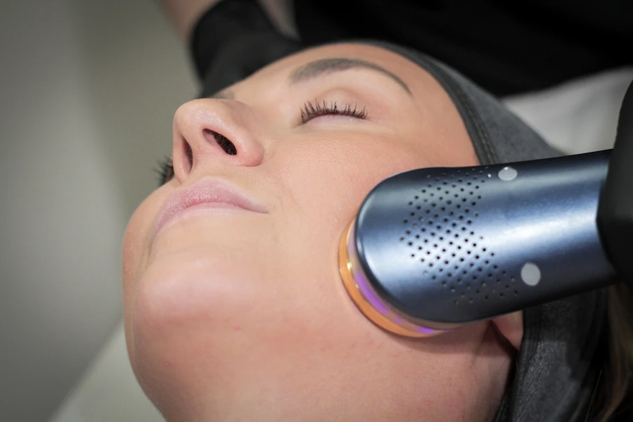 Blue-Therapy-Light-Treatment-at-You-Glow-Aesthetics